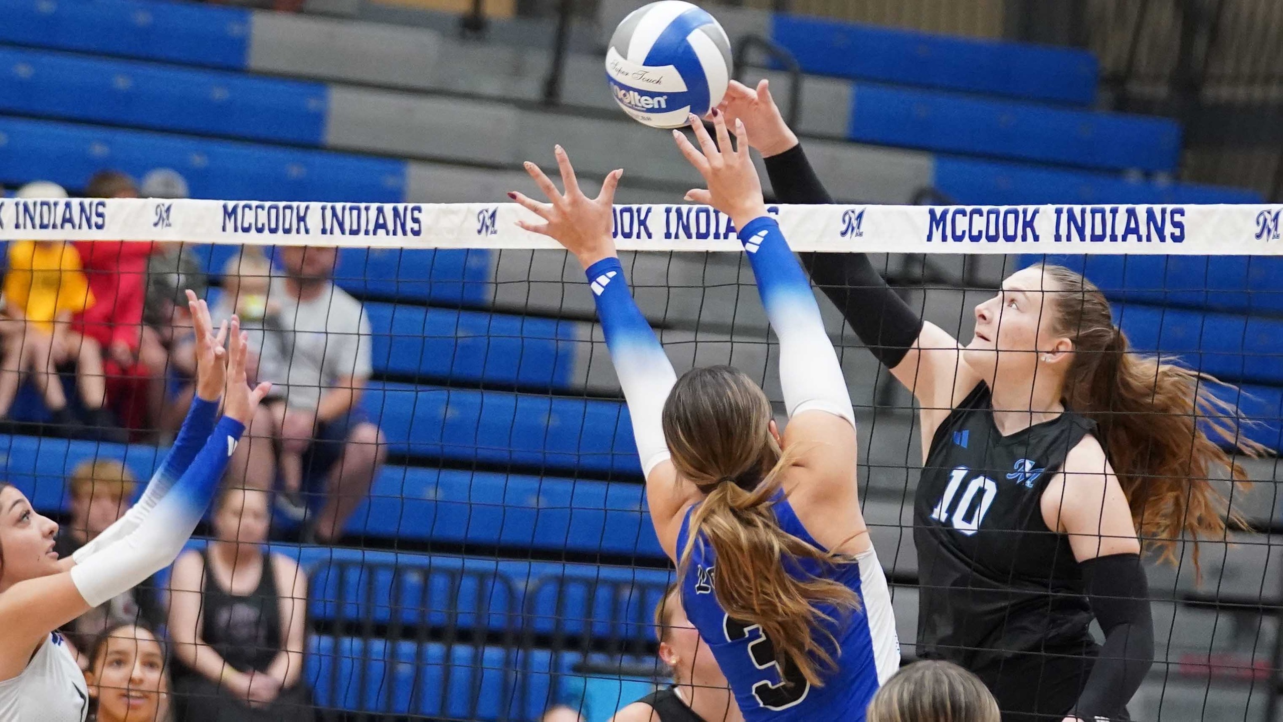 MCC Volleyball improves to 3-0 in region